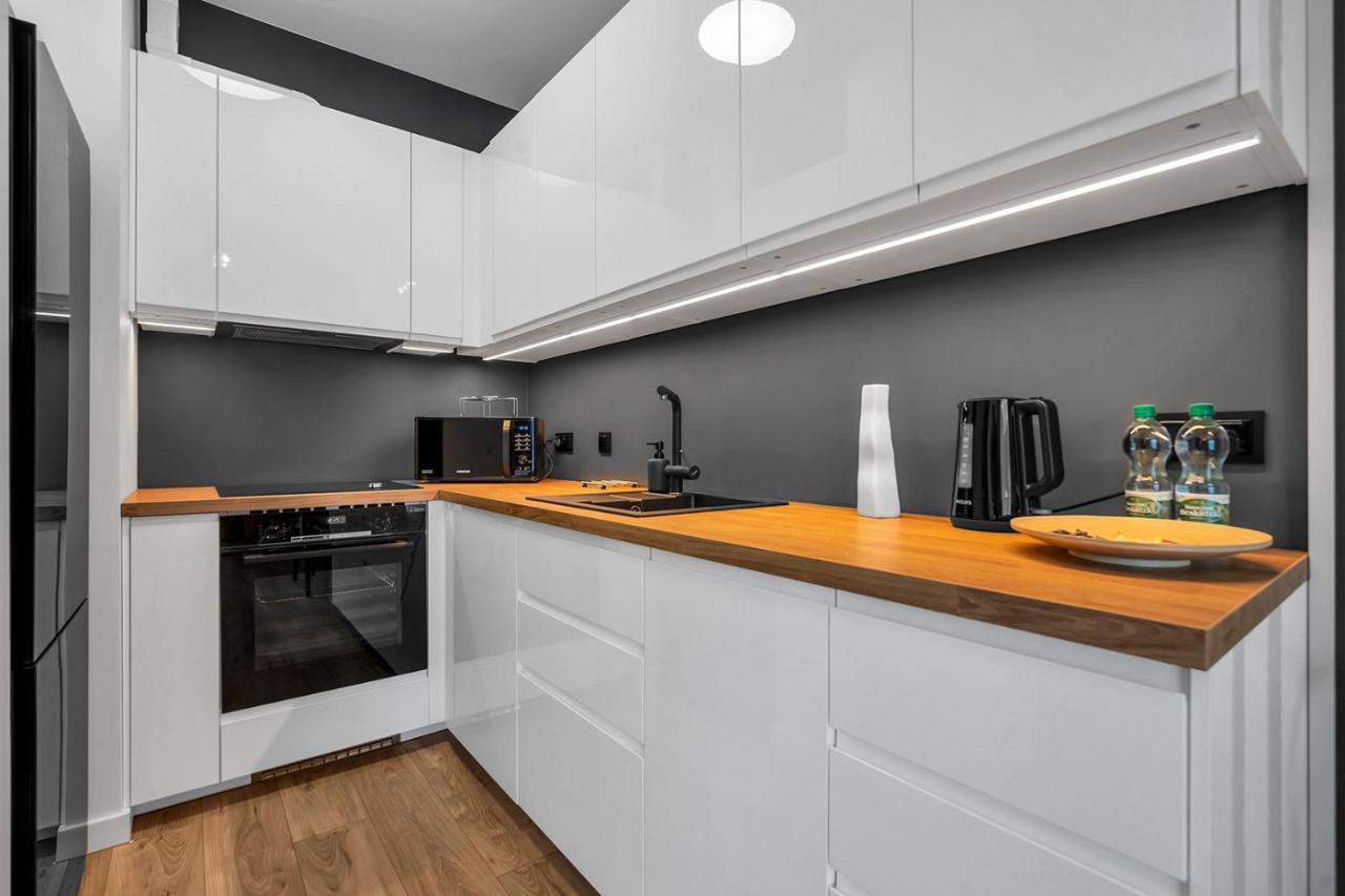 Lotnisko Chopina Modern Studio Varşova Dış mekan fotoğraf